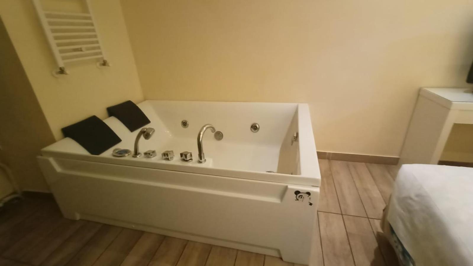 Kotel Residenza Piazza Bologna *